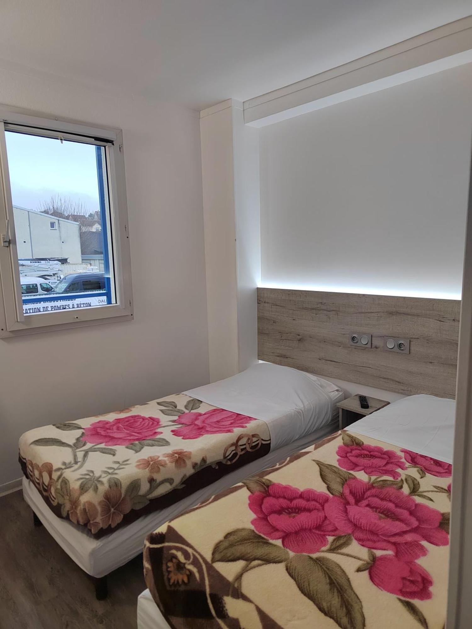 Alpha Hotel Bouafle Dış mekan fotoğraf