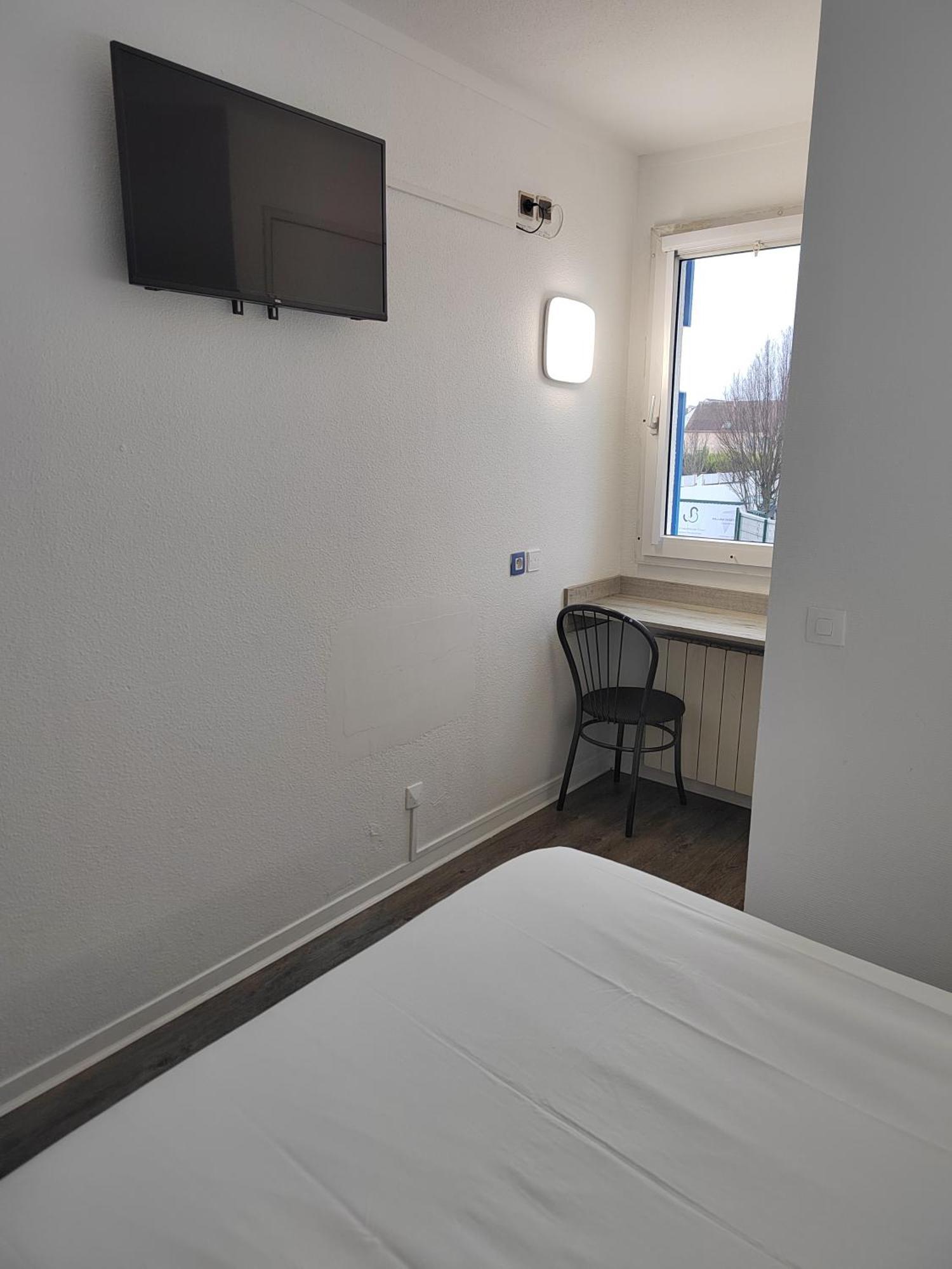 Alpha Hotel Bouafle Dış mekan fotoğraf